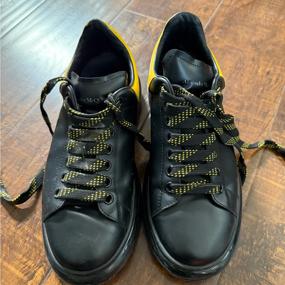 Alexander McQueen Black and Yellow Sneakers EU 42 - Picture 2 of 15